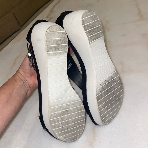 Kenneth Cole Reaction leather wedge sandals🌸 - Picture 9 of 9